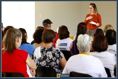 IDOSOS RECEBERAM PALESTRA SOBRE QUALIDADE DE VIDA NA MELHOR IDADE