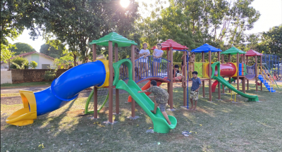 RECURSOS DO DEPUTADO FEDERAL LUIZ OVANDO VIABILIZA PARQUINHO NA PRAÇA DO BAIRRO DA VILA OPERÁRIA.