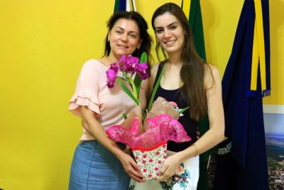 PREFEITA RECEBE EM SEU GABINETE CANDIDATA A MISS MATO GROSSO DO SUL 2018.