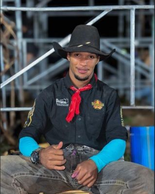 IGUATEMIENSE PEDRO LUCAS, É DESTAQUE EM MONTARIA DE TOUROS NOS RODEIOS PELO BRASIL.