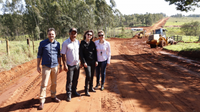 PREFEITA E SECRETÁRIOS ACOMPANHAM FINALIZAÇÃO DE OBRAS NA AUXILIADORA