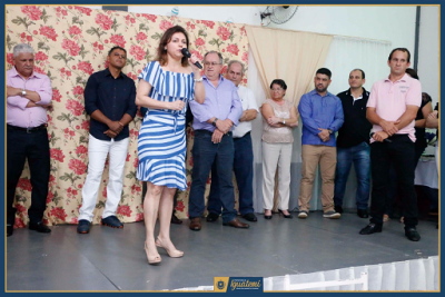PREFEITA PARTICIPOU DE HOMENAGEM A SERVIDORES DA EDUCAÇÃO ESTADUAL APOSENTADOS