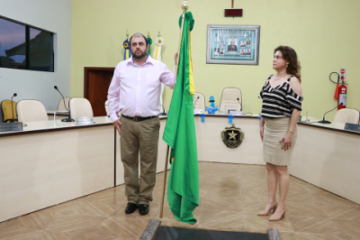 DISPENSADOS DO SERVIÇO MILITAR PRESTARAM JURAMENTO A BANDEIRA