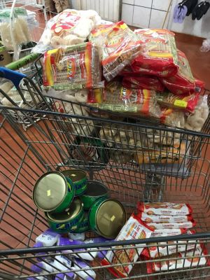 APREENSÃO DE NOVOS PRODUTOS VENCIDOS PELOS FISCAIS SANITÁRIOS.