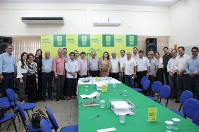 PREFEITA PATRÍCIA MARGATTO PARTICIPOU DE REUNIÃO COM GOVERNADOR REINALDO AZAMBUJA.
