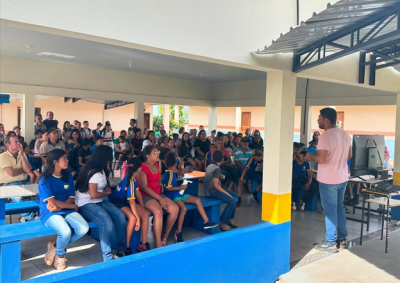 DIRETOR E EQUIPE DE EDUCADORES DA ESCOLA JOÃO PAULO I PARTICIPAM DA PRIMEIRA REUNIÃO DO ANO E RECEPCIONAM OS ALUNOS. 