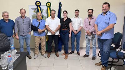 PREFEITO LIDIO RECEBE REPRESENTANTES DO SINDICATO RURAL DIANTE DE MAL ESTAR DEVIDO Á POSSÍVEIS INVASÕES DE FAZENDAS EM I