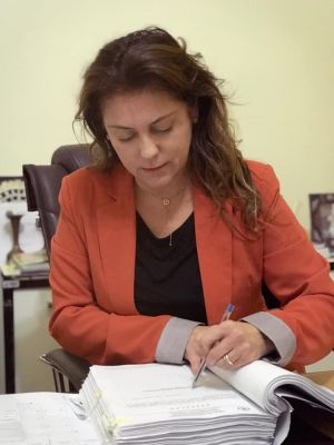 PREFEITA PATRICIA ANTECIPA SALÁRIO E PARABENIZA SERVIDORES PELO DIA DO TRABALHADOR