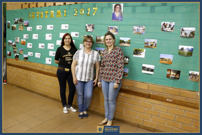 SECRETÁRIA DE EDUCAÇÃO ACOMPANHA EXPOSIÇÃO DA ESCOLA ESTADUAL PAULO FREIRE