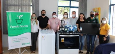 COOPERATIVA SICREDI FAZ DOAÇÃO PARA ABRIGO E ASILO ATRAVÉS DO FUNDO SOCIAL.
