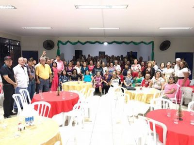 GRUPO DA MELHOR IDADE ENCERRA SUAS ATIVIDADES COM JANTAR E UM ANIMADO BAILE.