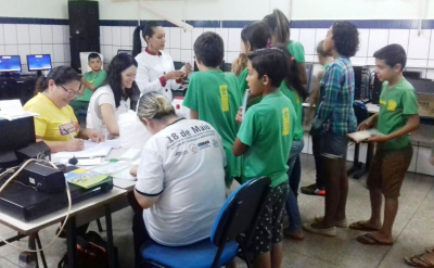 Alunos da escola MAP recebem vacinação e atualização do cartão.