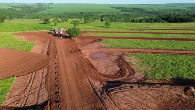 ESTRADAS RURAIS SÃO RECUPERADAS EM IGUATEMI ATRAVÉS DE PARCERIA DO MUNICÍPIO COM O CONSÓRCIO CONISUL, ITAIPÚ E PROSOLO