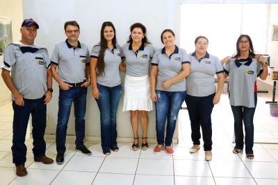 PATRÍCIA MARGATTO PARTICIPA DA ENTREGA DE UNIFORMES AOS SERVIDORES.