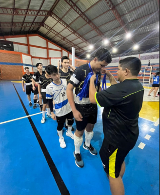 SECRETARIA DE ESPORTES REALIZA FINAIS DO REGIONAL DE VÔLEI MASCULINO E FEMININO SUB-17.