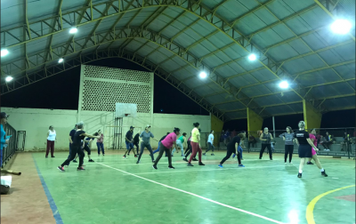 SECRETARIA DE ESPORTES PROMOVE AULA DE ZUMBA NO ASSENTAMENTO RANCHO LOMA.