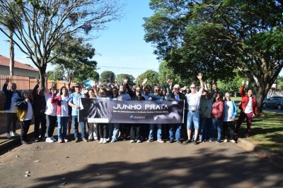 GRUPO DA TERCEIRA IDADE PARTICIPA DE CAMINHADA ALUSIVA AO JUNHO PRATA, MÊS DE COMBATE À VIOLÊNCIA CONTRA A PESSOA IDOSA