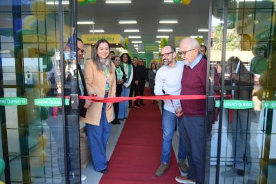 PREFEITO DR. LÍDIO E AUTORIDADES PRESTIGIAM A INAUGURAÇÃO DA FILIAL DAS LOJAS QUERO-QUERO S.A. EM IGUATEMI.