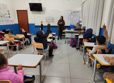  ALUNOS DO 1º C DA ESCOLA MUNICIPAL SALVADOR NOGUEIRA-SALA SANTA ROSA PARTICIPAM DE PALESTRA, DO CAMPO À MESA. 